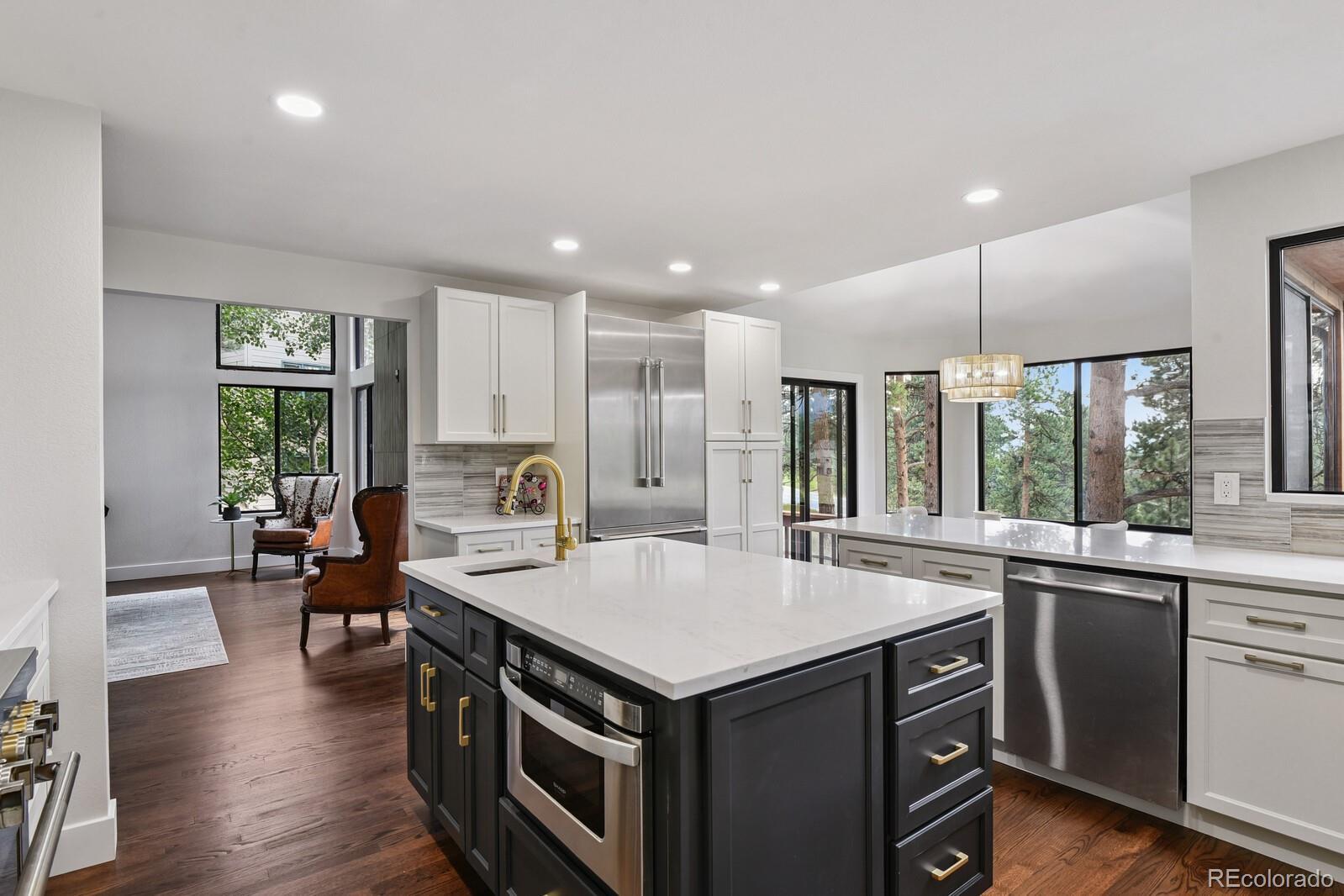 Photo of Listing #9875210