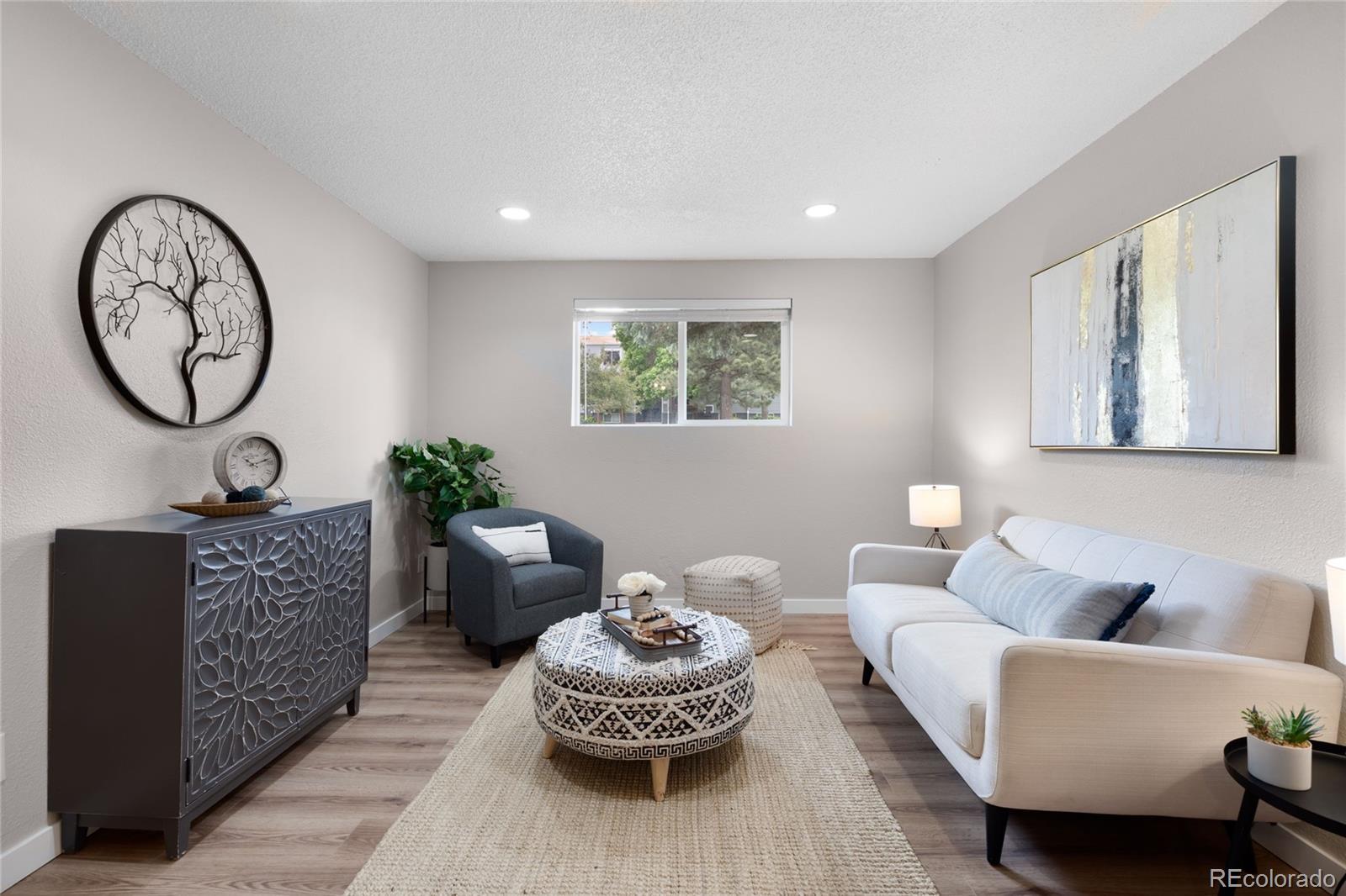 Photo of Listing #9906169