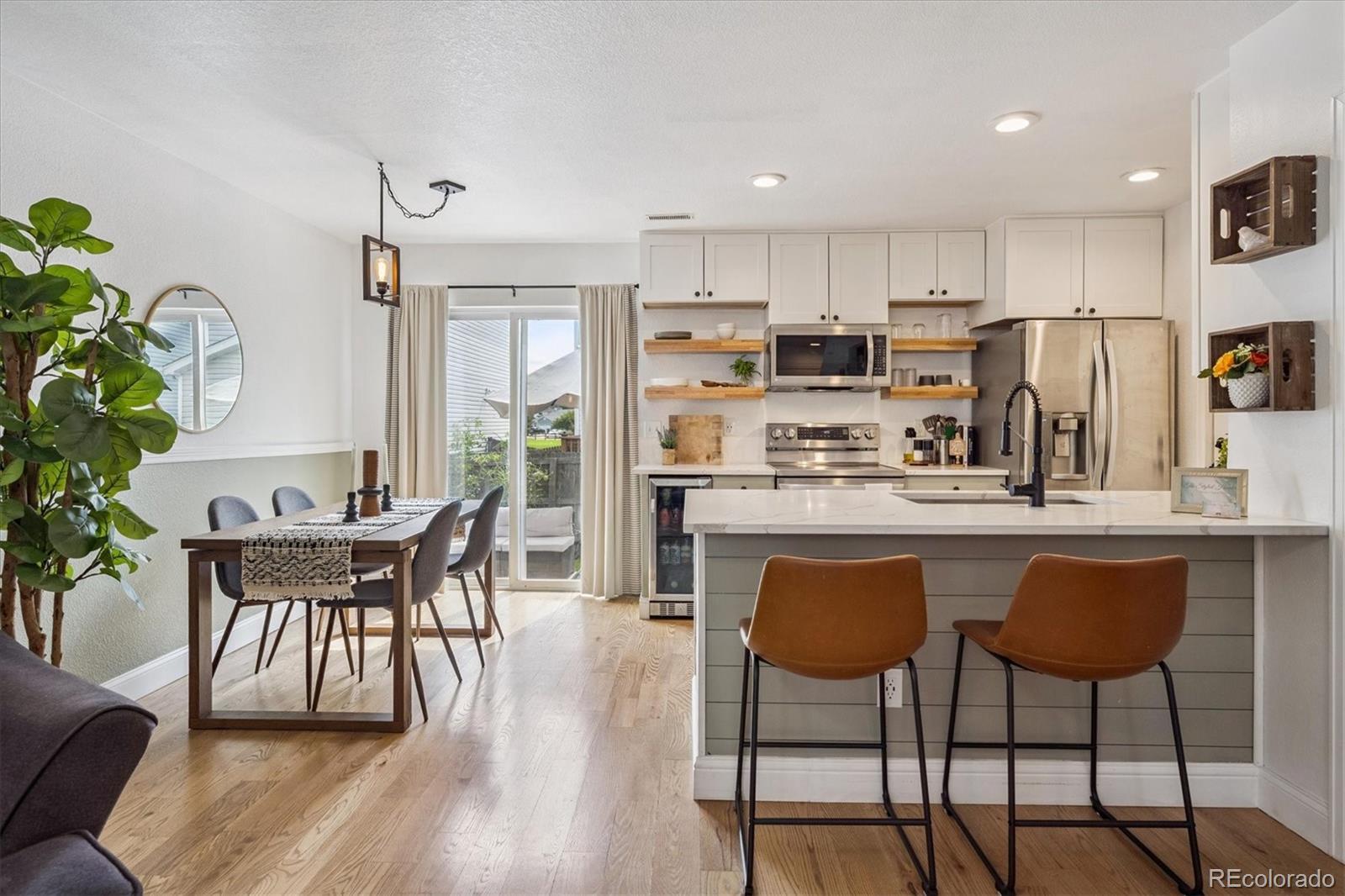 Photo of Listing #9910207