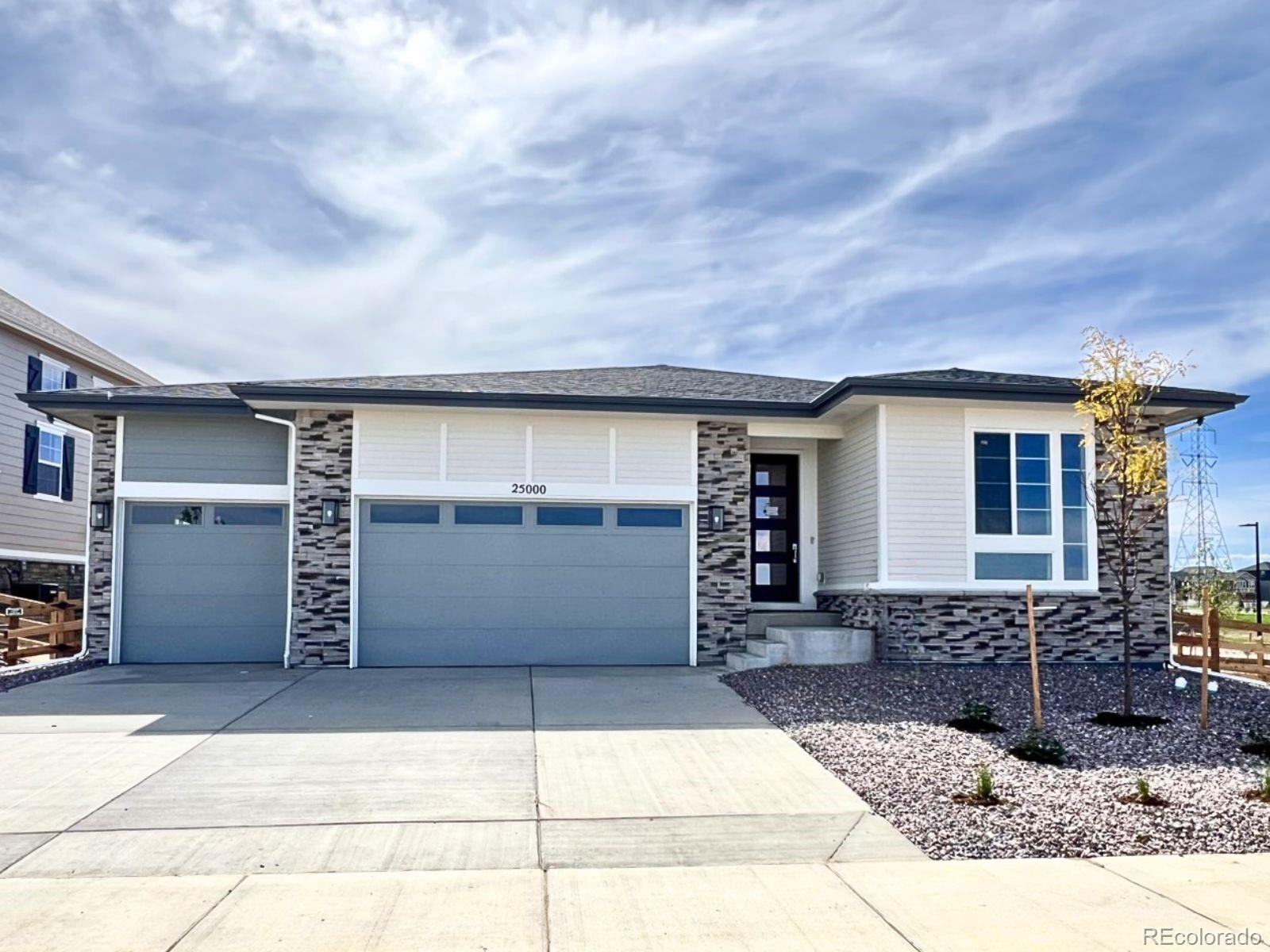 Photo of Listing #9915474