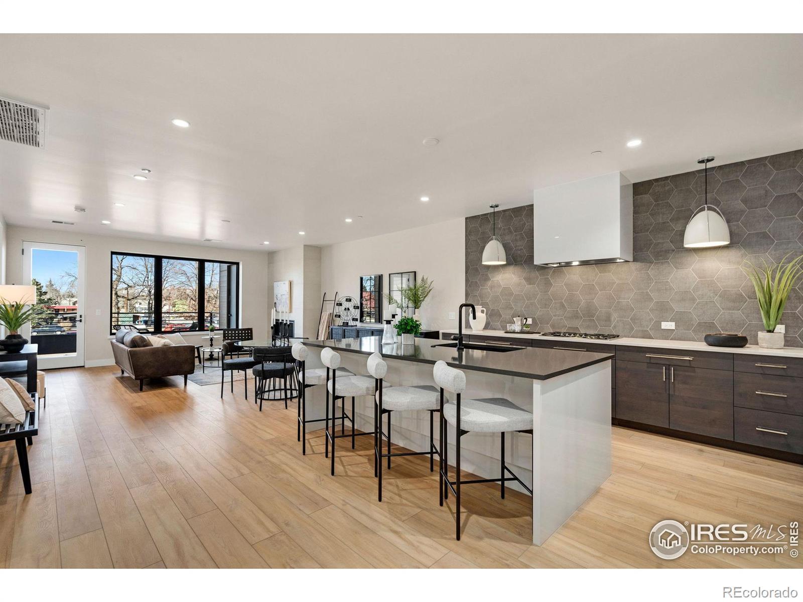 Photo of Listing #IR1027667