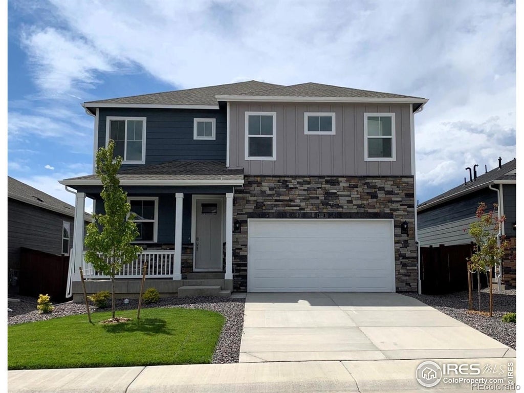 312 Hummingbird Lane, Johnstown