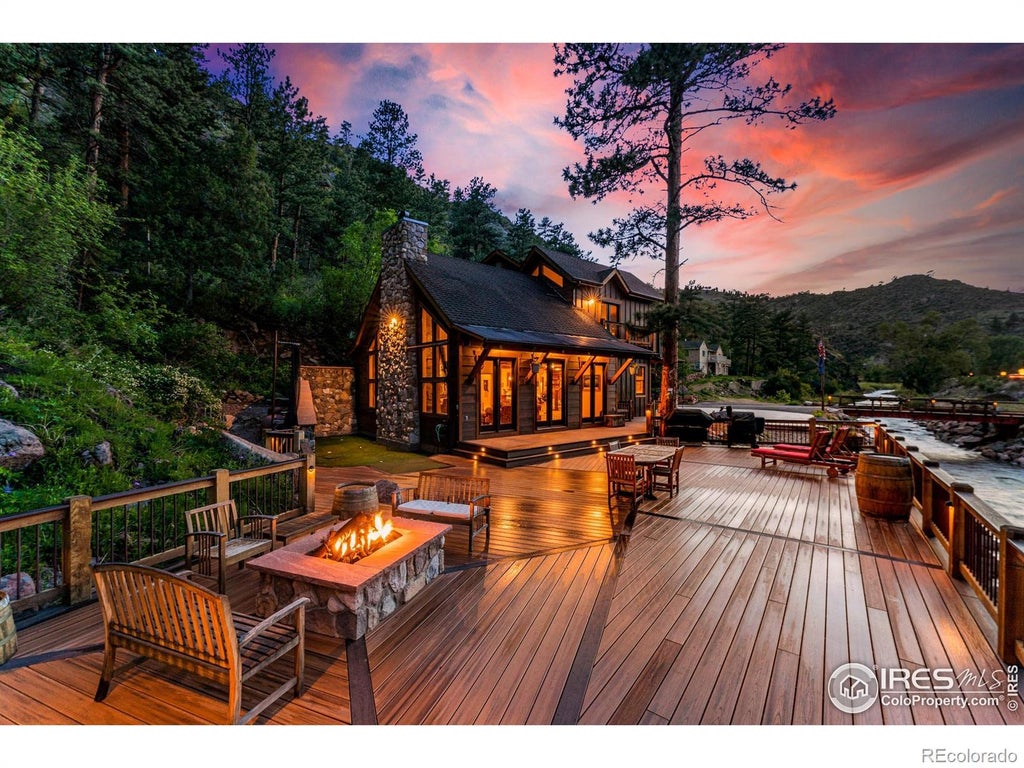 16996 N Saint Vrain Drive, Lyons