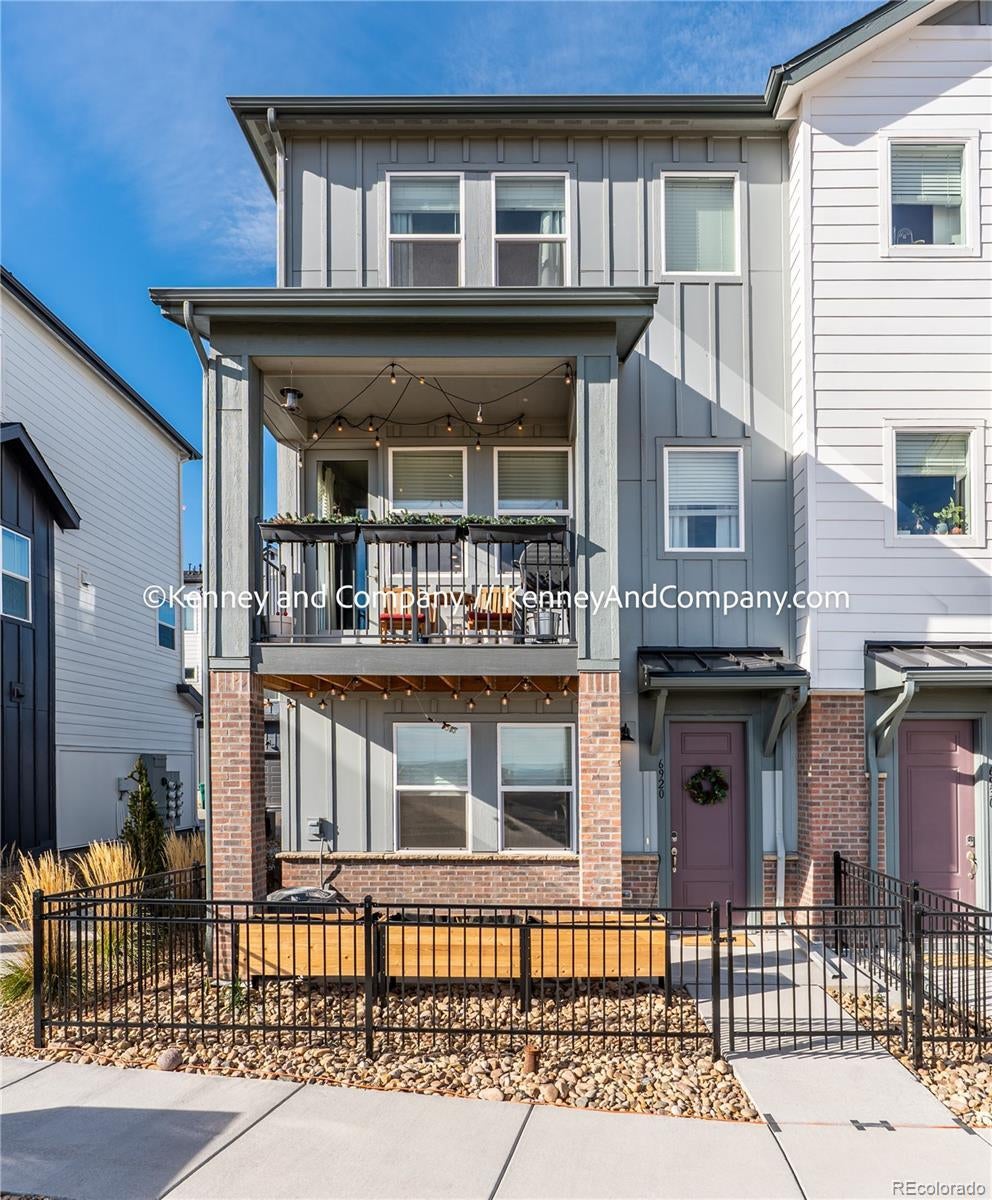 Photo of Listing #1915678