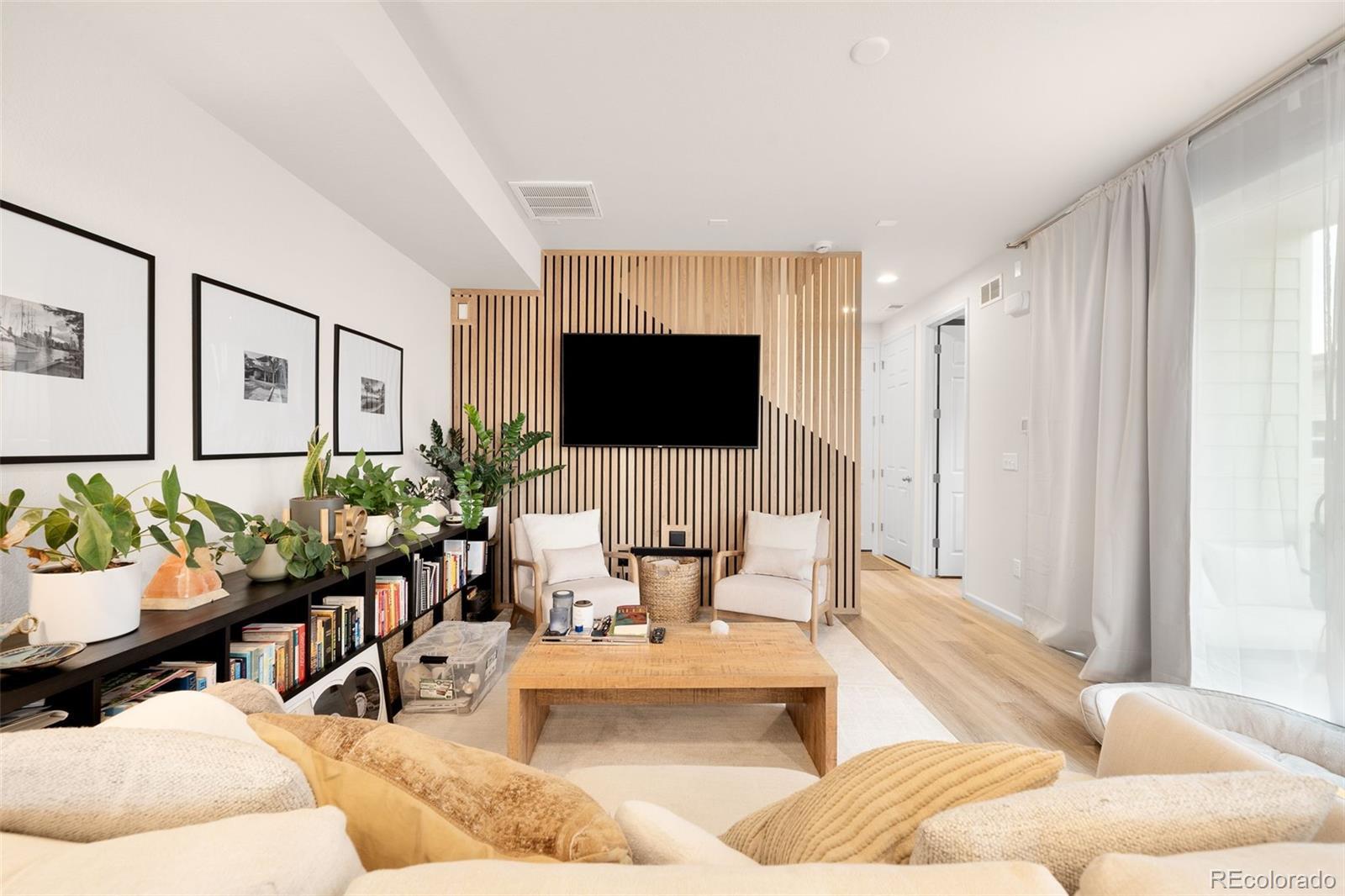 Photo of Listing #2080643