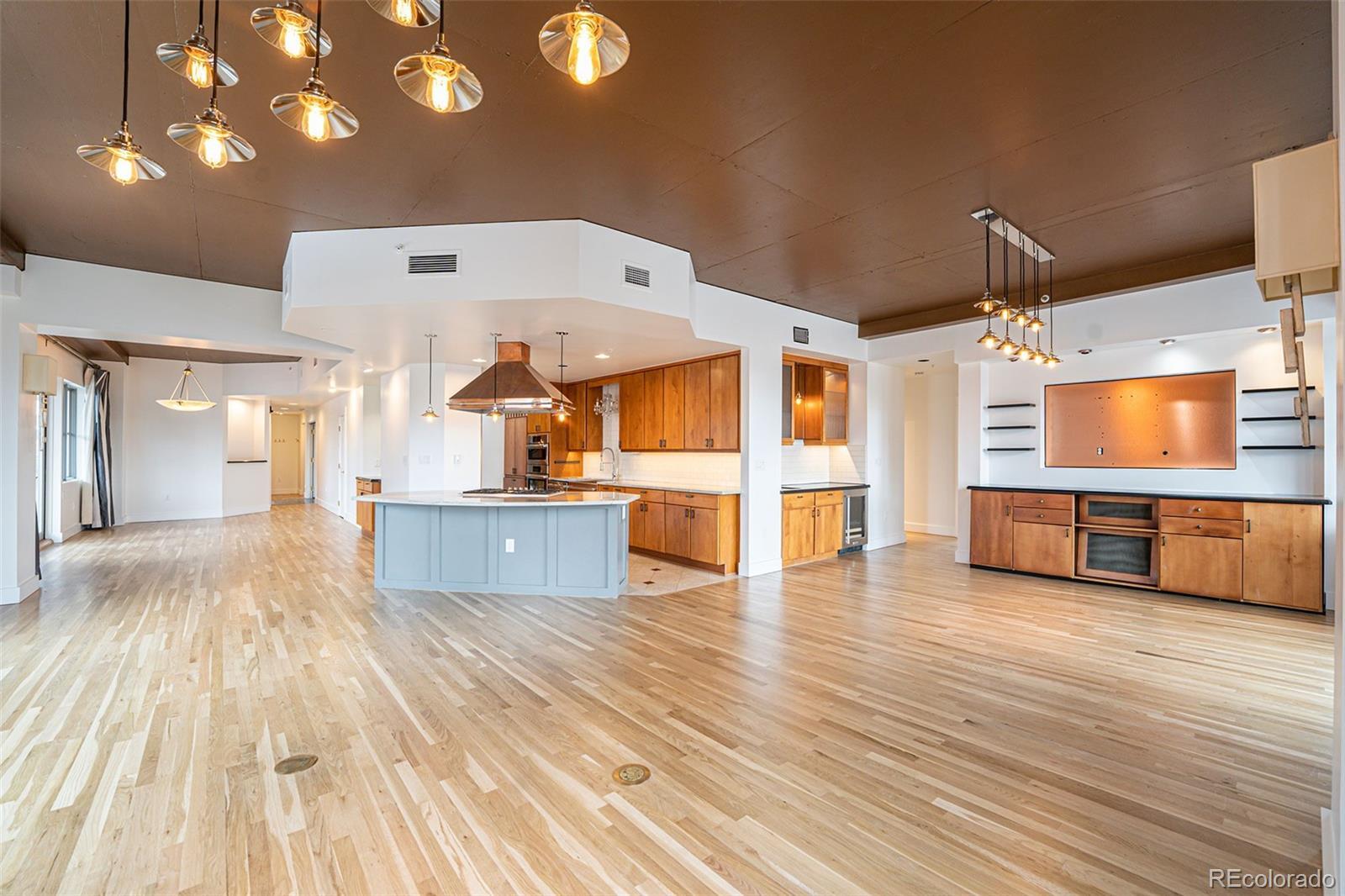 Photo of Listing #2090638