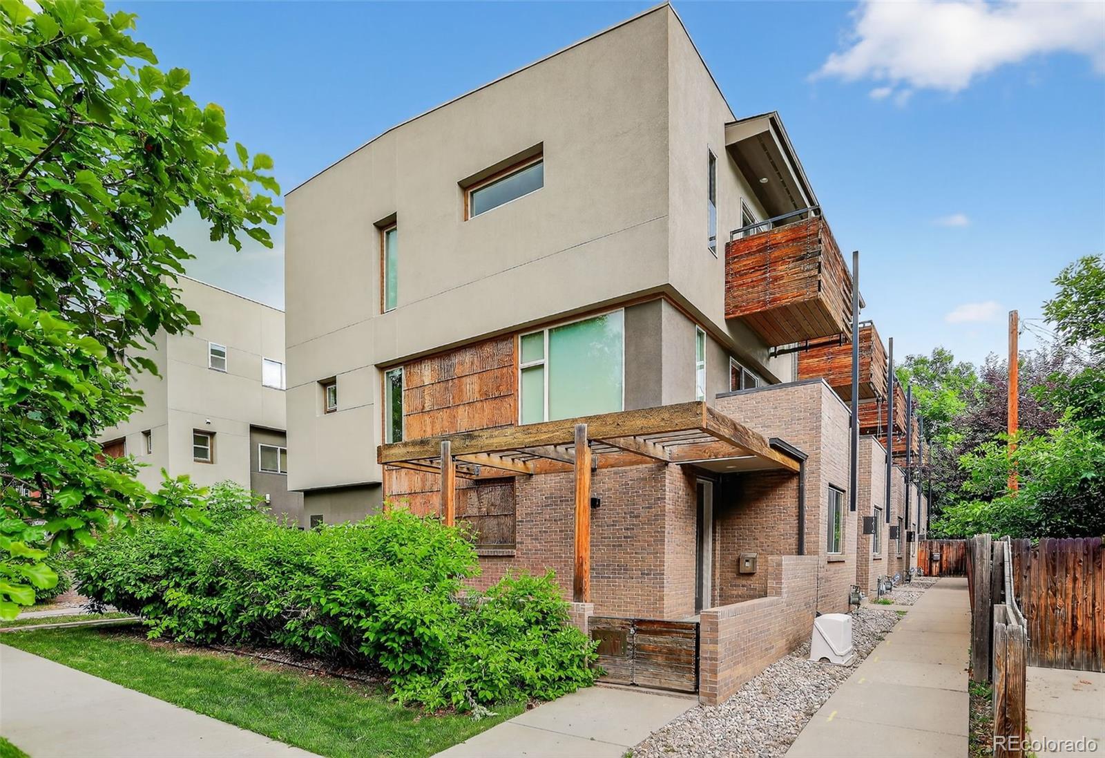 Photo of Listing #2210275