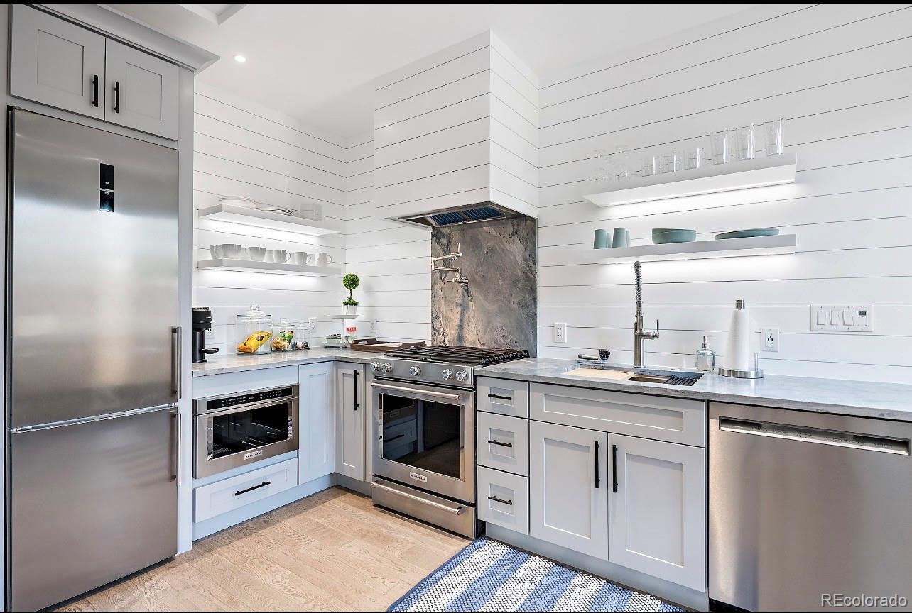 Photo of Listing #2575426