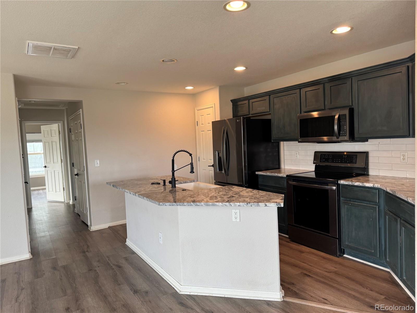 Photo of Listing #2597931