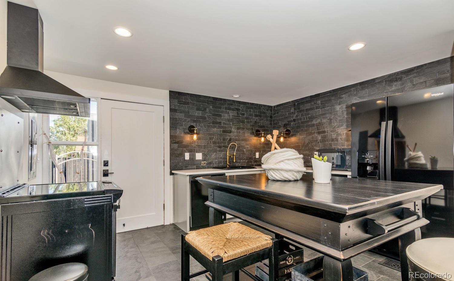 Photo of Listing #2974589