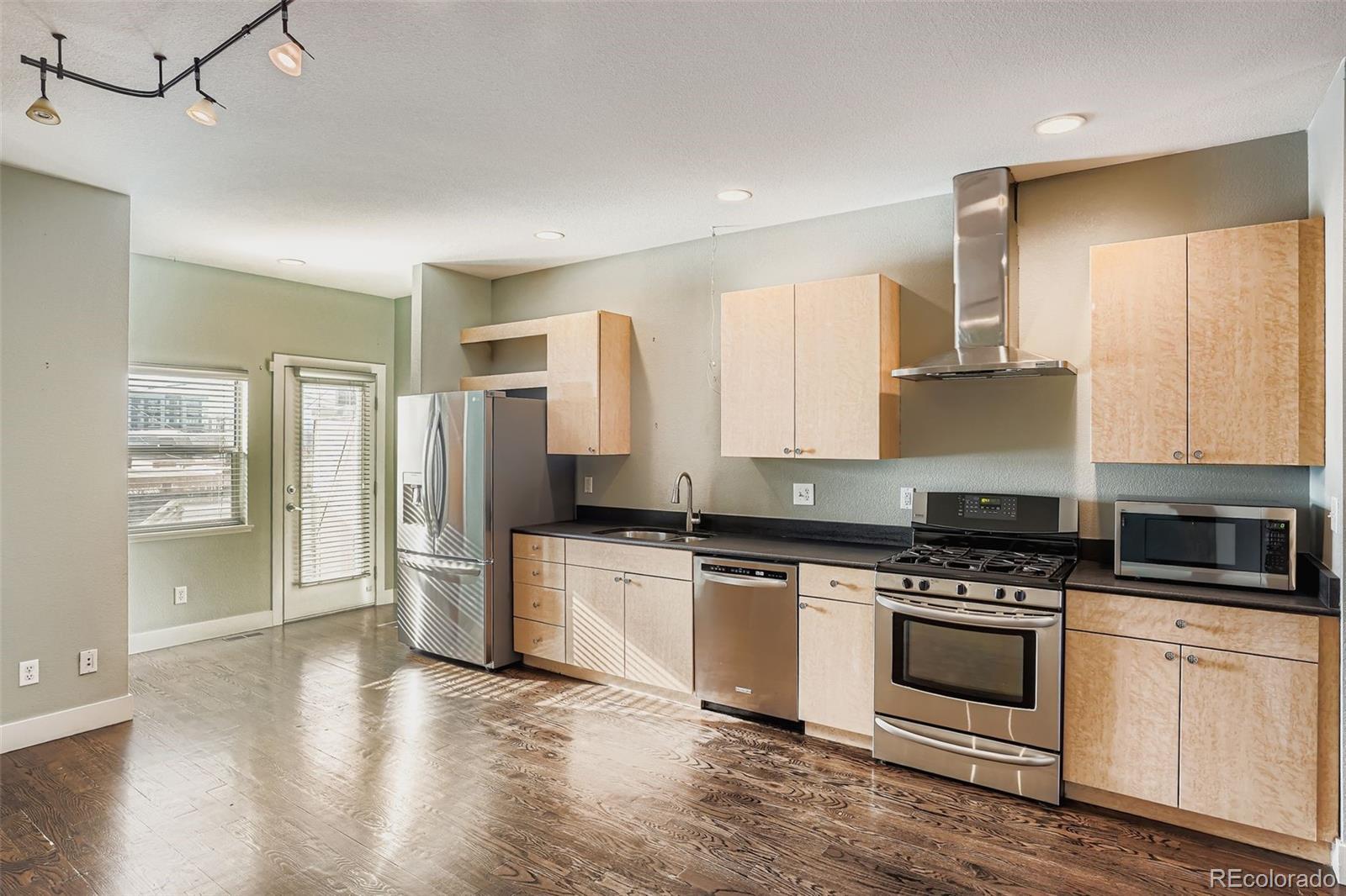 Photo of Listing #3662715