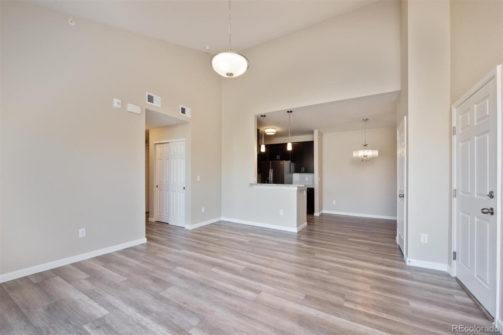 Photo of Listing #3821073