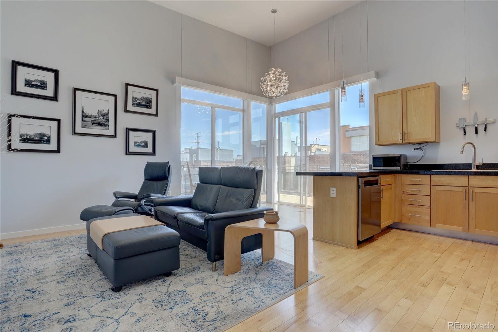 Photo of Listing #3919556