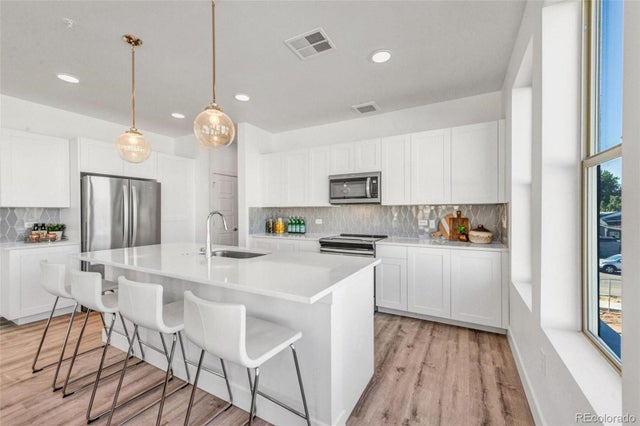 2899 W 52nd Avenue 301, Denver