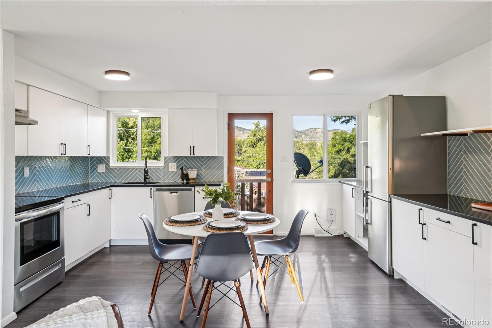 Photo of Listing #4379497