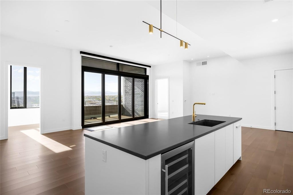 3520 Chestnut Place Ph-1207, Denver