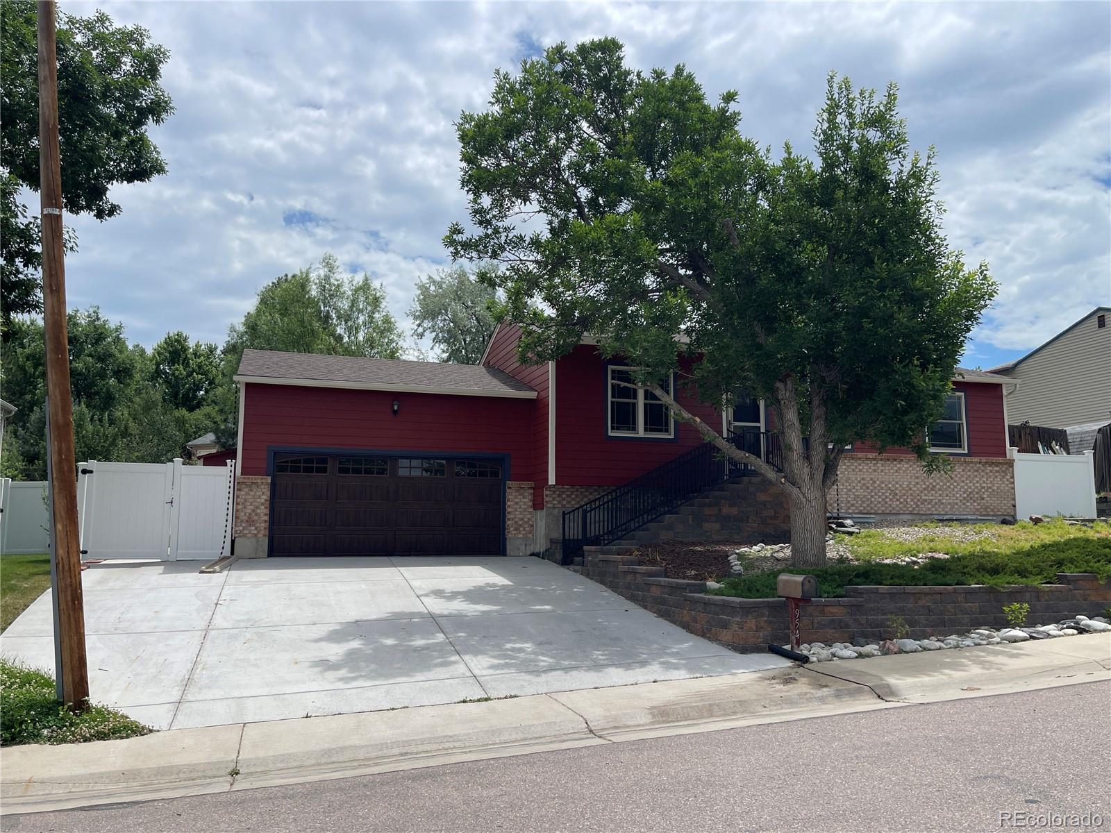 Photo of Listing #8405859
