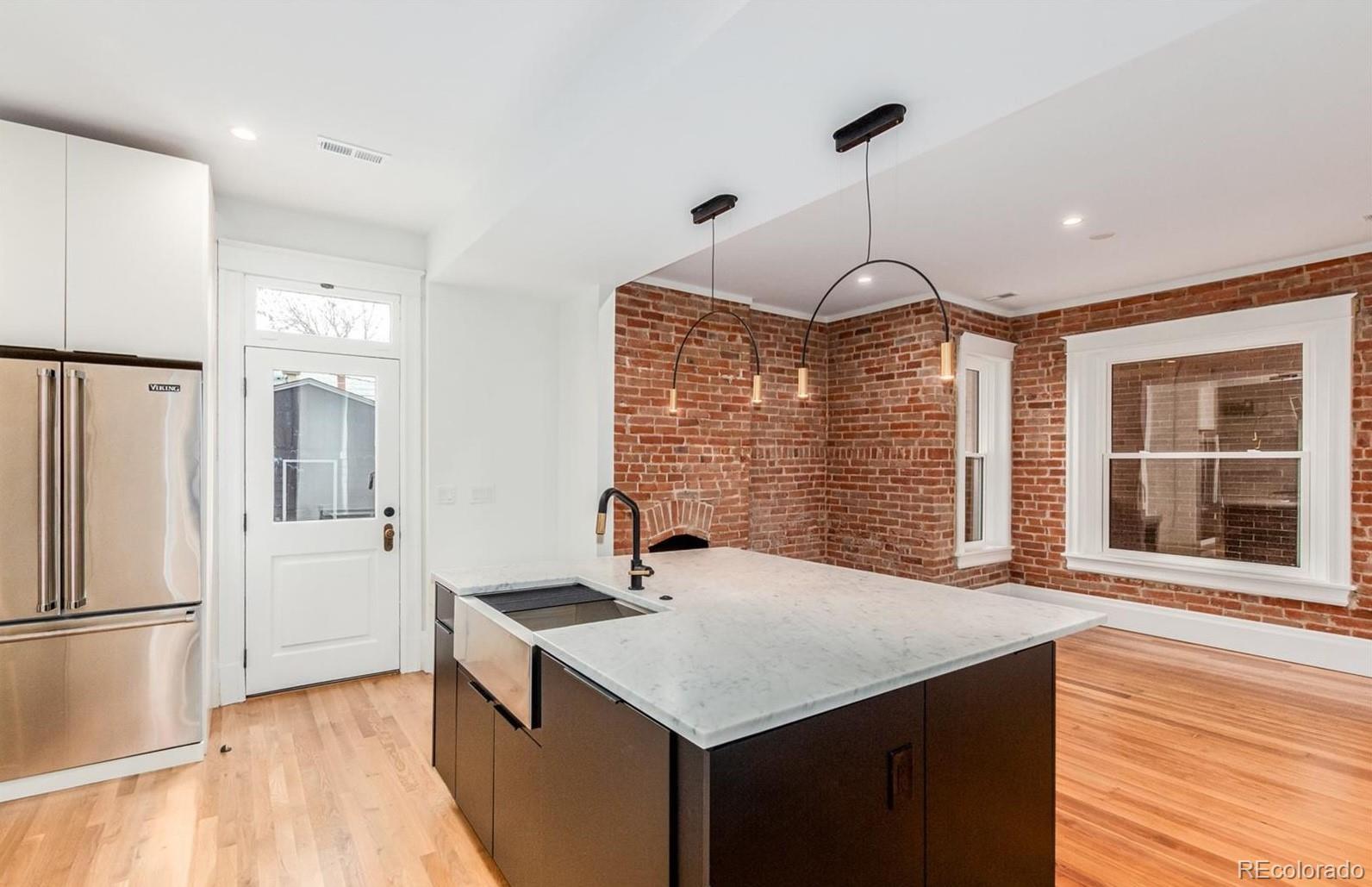 Photo of Listing #9000974