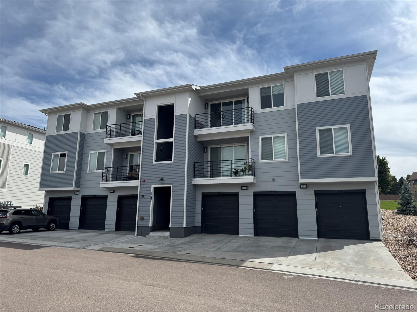 Photo of Listing #9561361