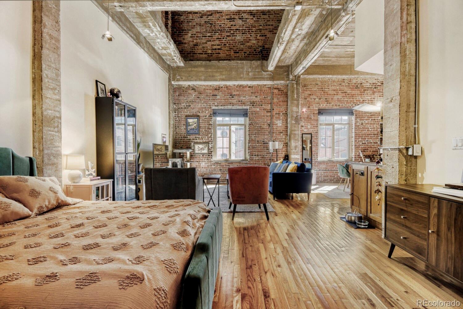 Photo of Listing #9877682