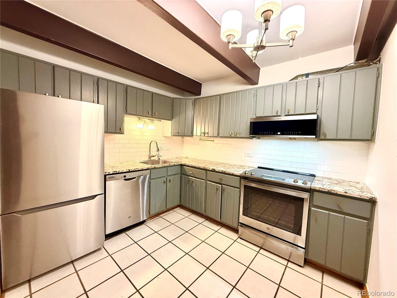 Photo of Listing #9960911