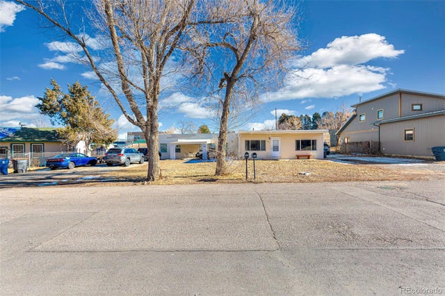 950 Orchard Street, Golden