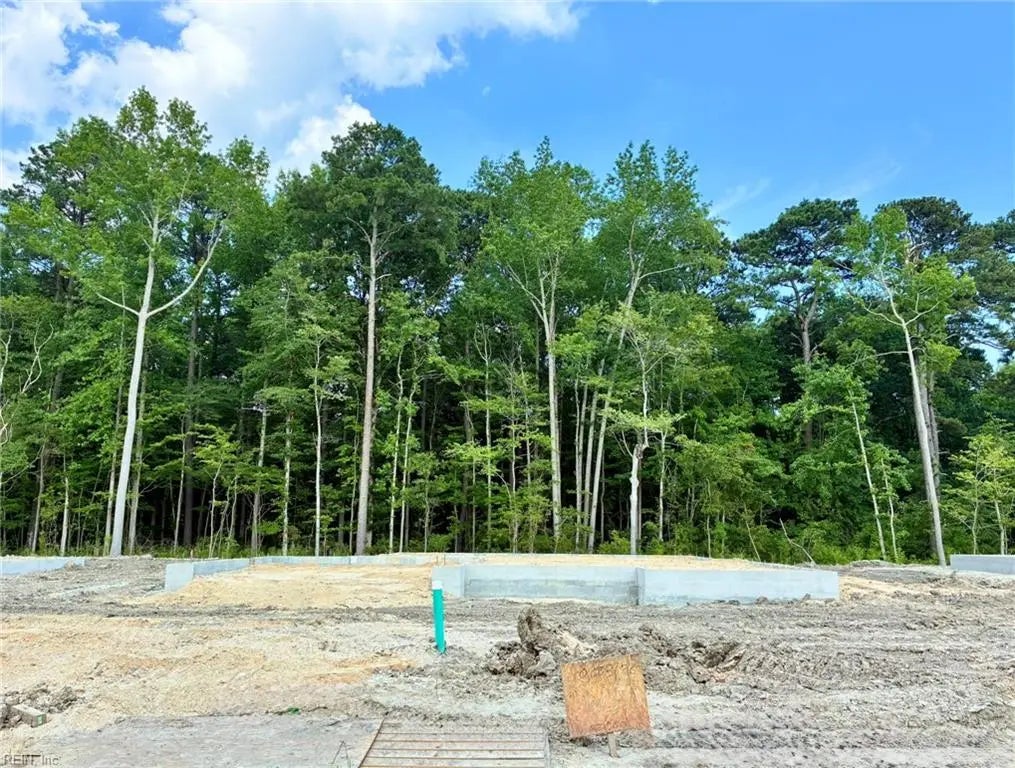 613 Crestfield Dr, Chesapeake