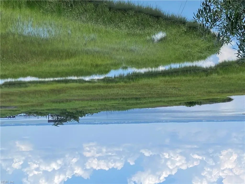 215 James Landing Cir, Isle of Wight County