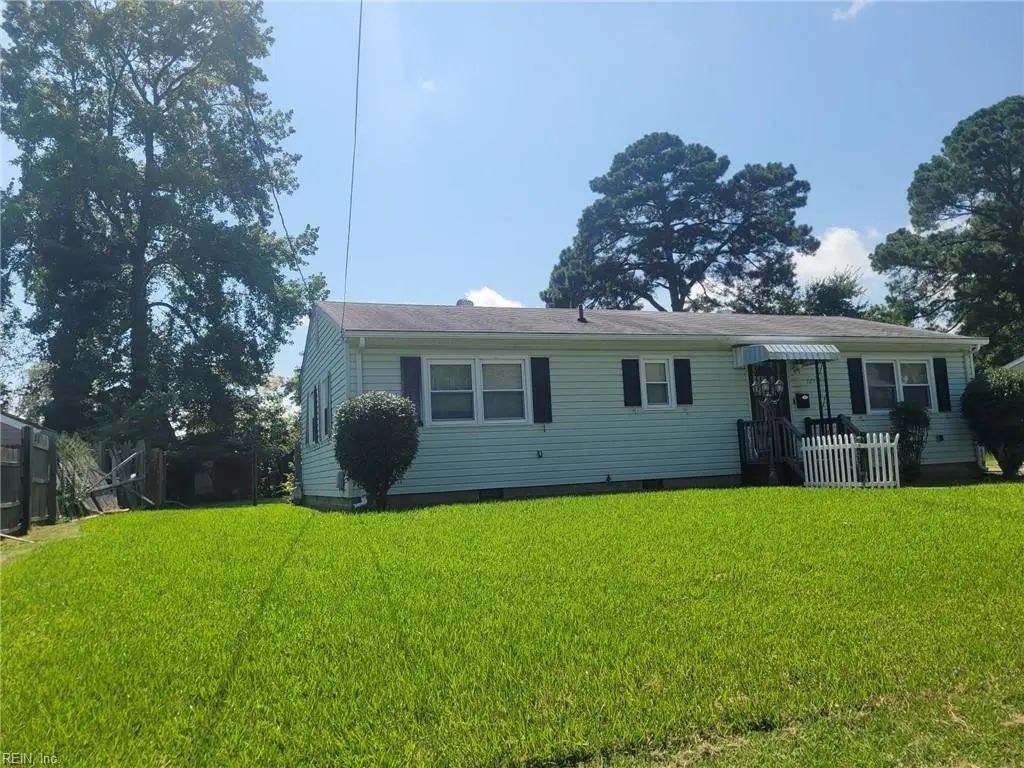 221 Picard Dr, Newport News