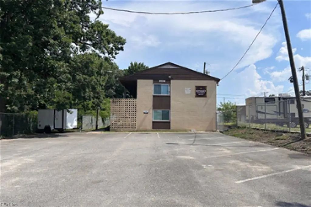 600 74th St, Newport News