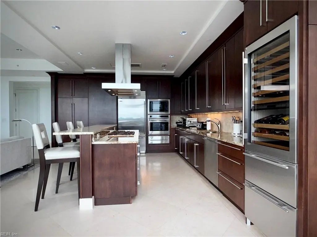 4545 Commerce St, Virginia Beach