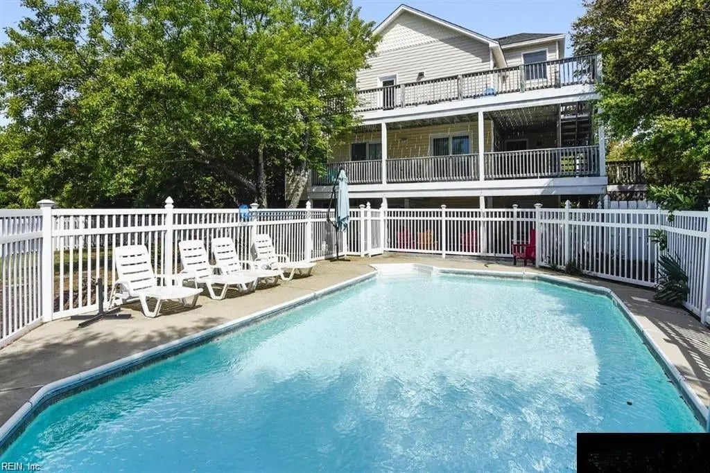 101 E Sea Hawk Dr, Dare County