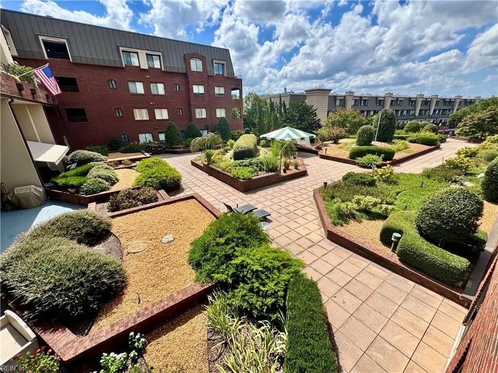 255 College Xrs, Norfolk