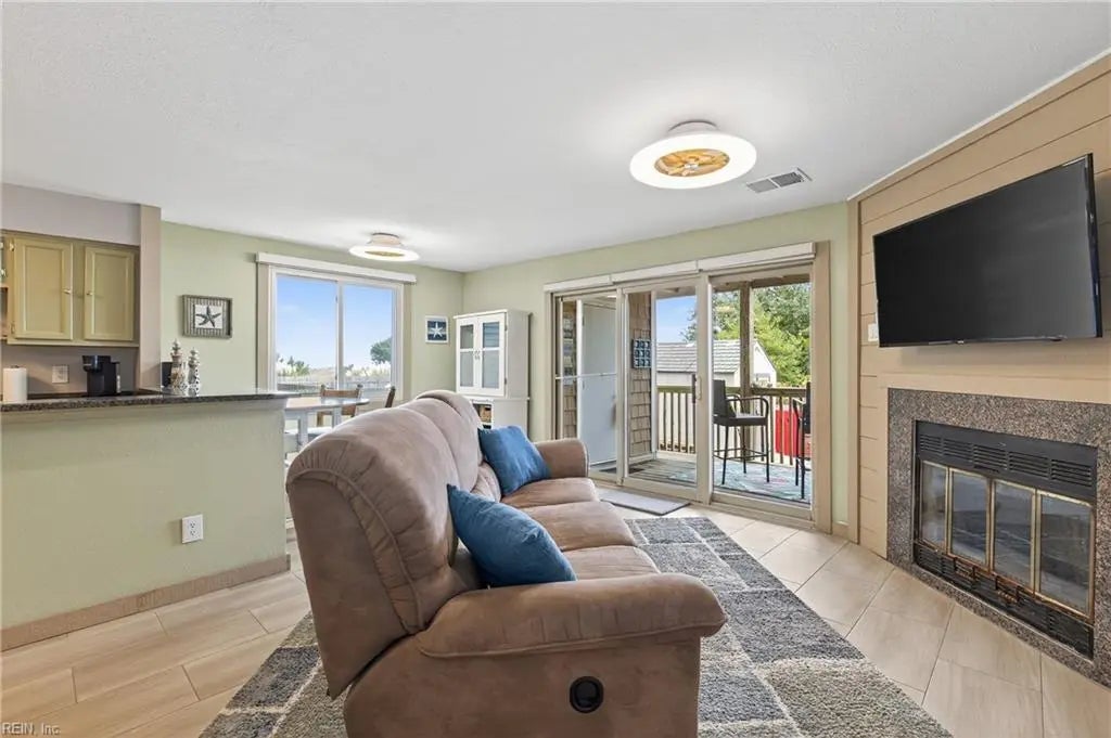 1634 E Ocean View Ave, Norfolk