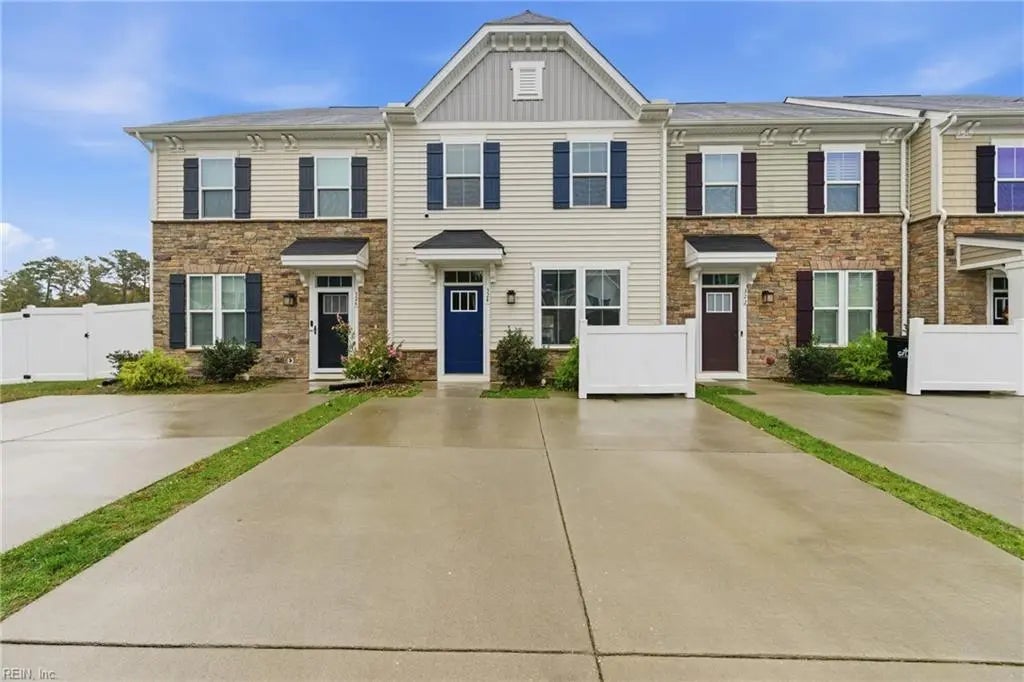 324 Capeside Ct, York County