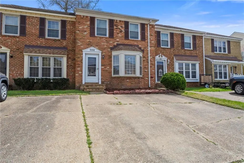 5593 Campus Dr, Virginia Beach