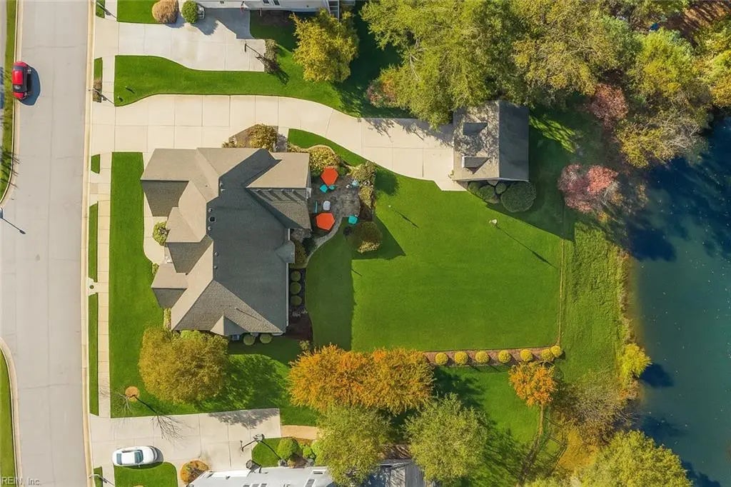 1933 Governors Pointe Dr, Suffolk