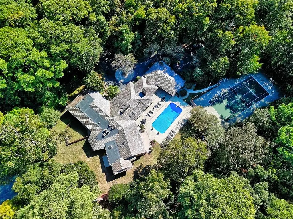 2030 Hunters Trl, Norfolk