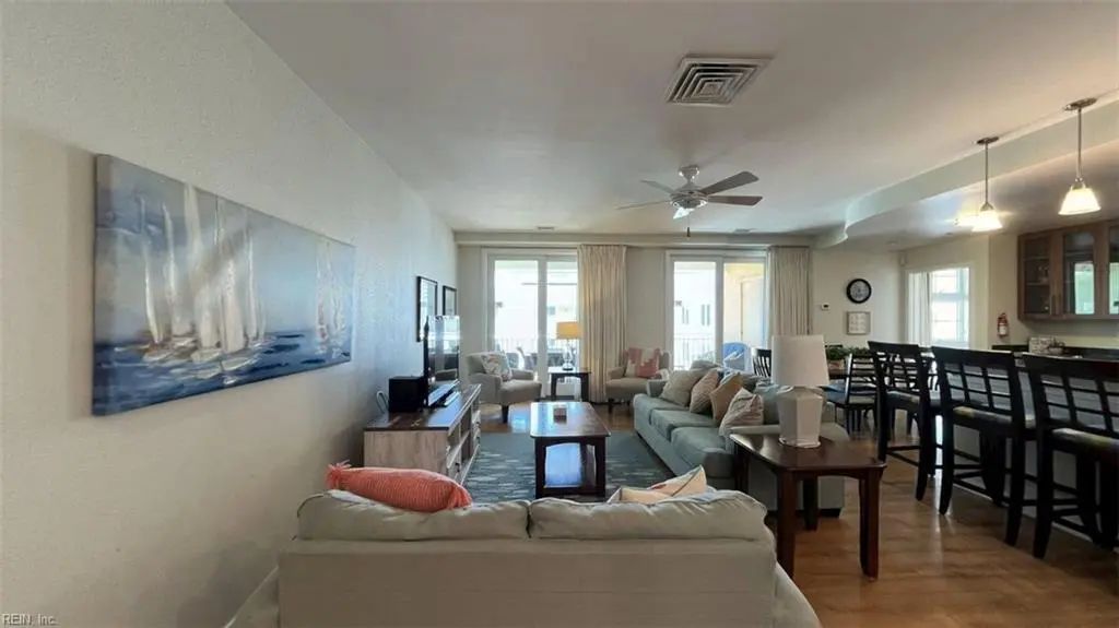 3738 Sandpiper Rd, Virginia Beach