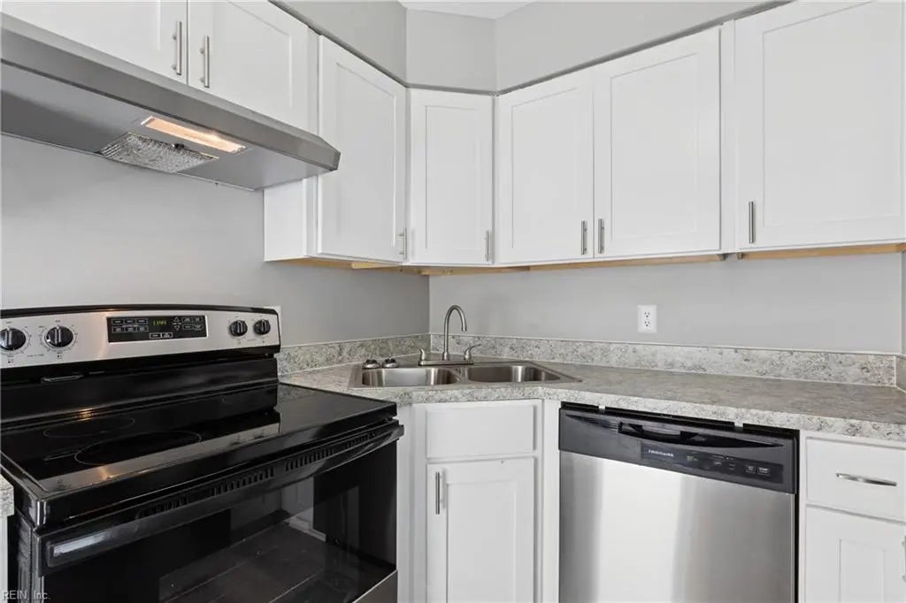 1007 Green St, Portsmouth