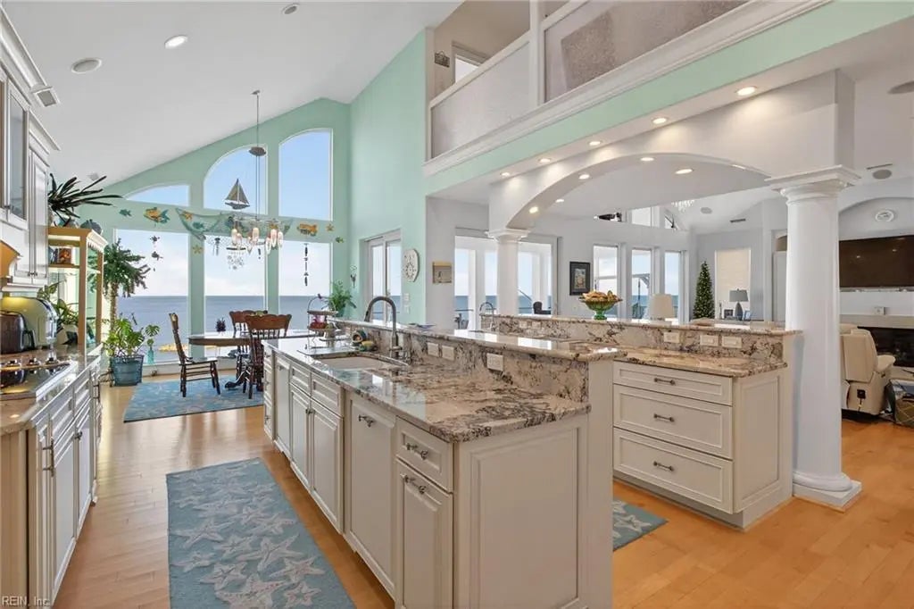 880 W Ocean View Ave, Norfolk