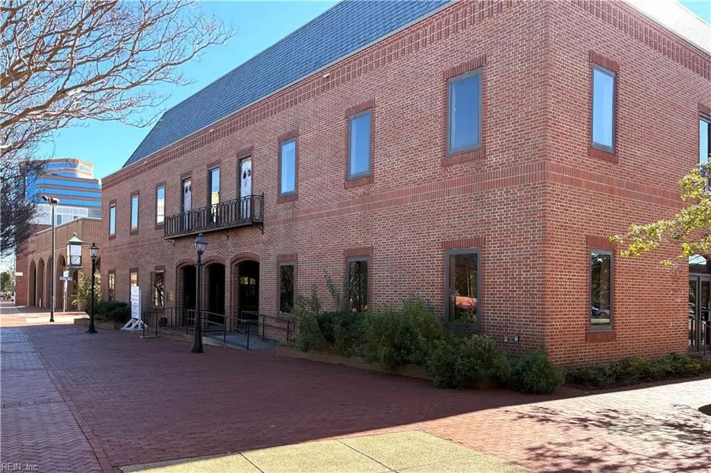 1 W Queen St, Hampton