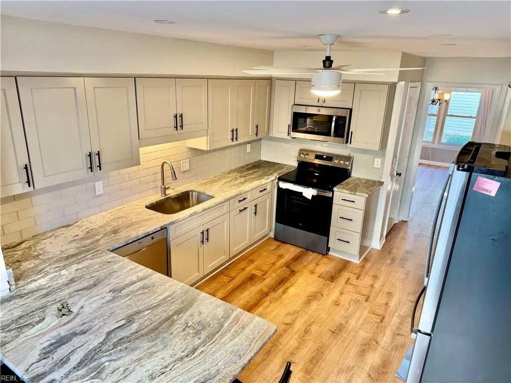 985 Penhook Ct, Virginia Beach