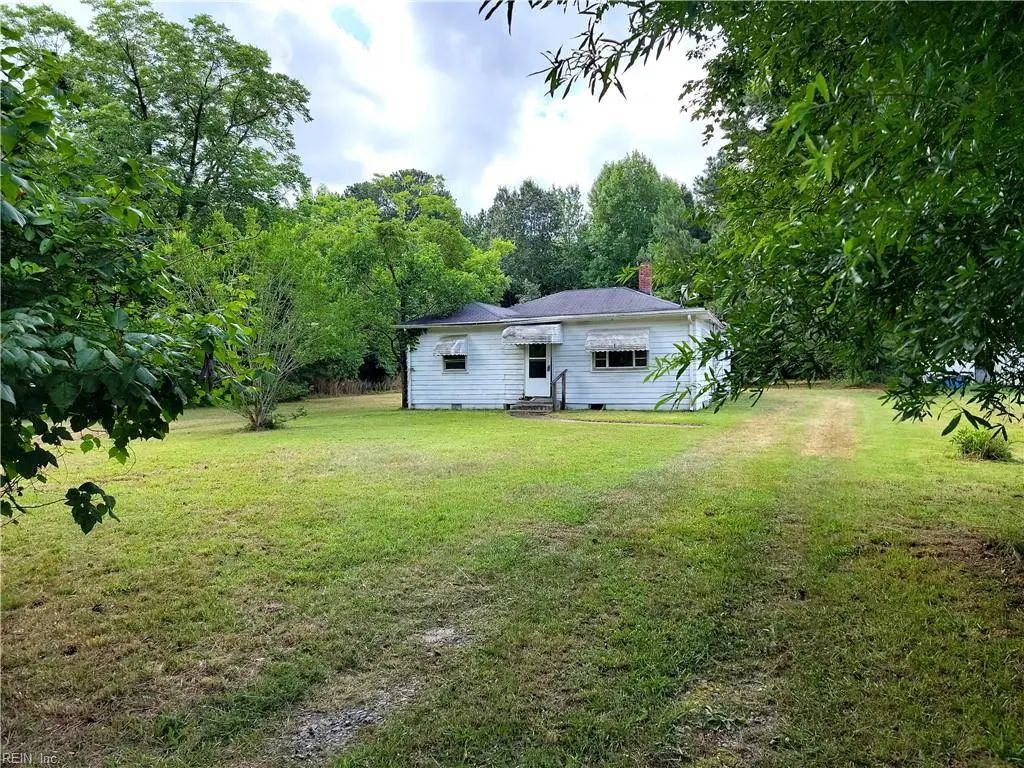 127 Philhower Dr, Suffolk