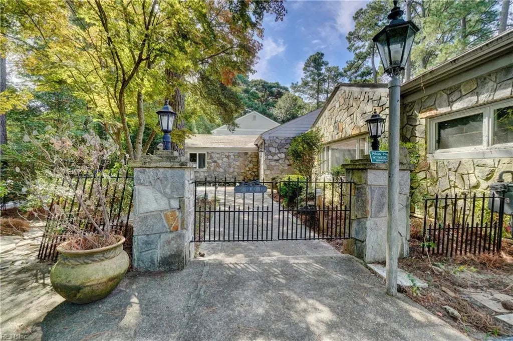 4305 Manchester Rd, Portsmouth