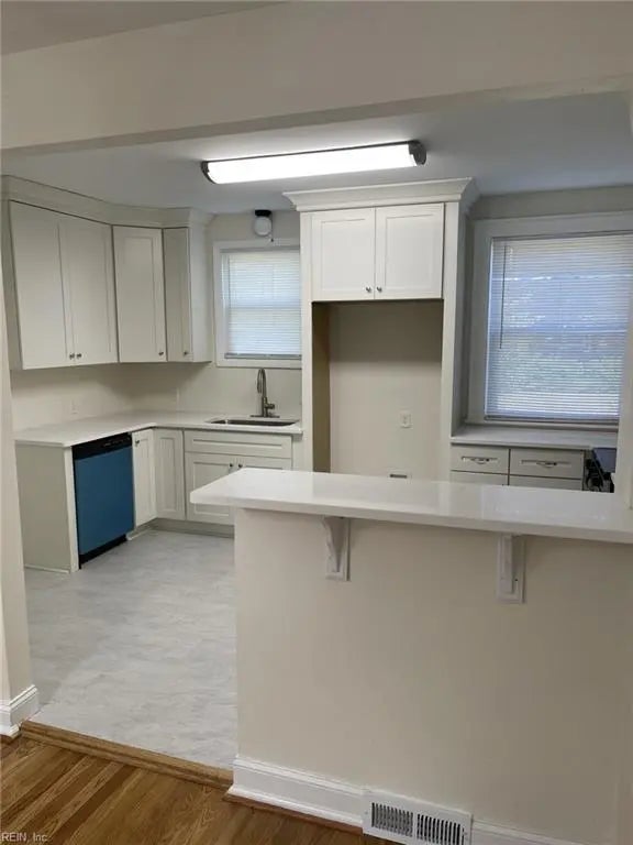 421 Sycamore Rd, Portsmouth