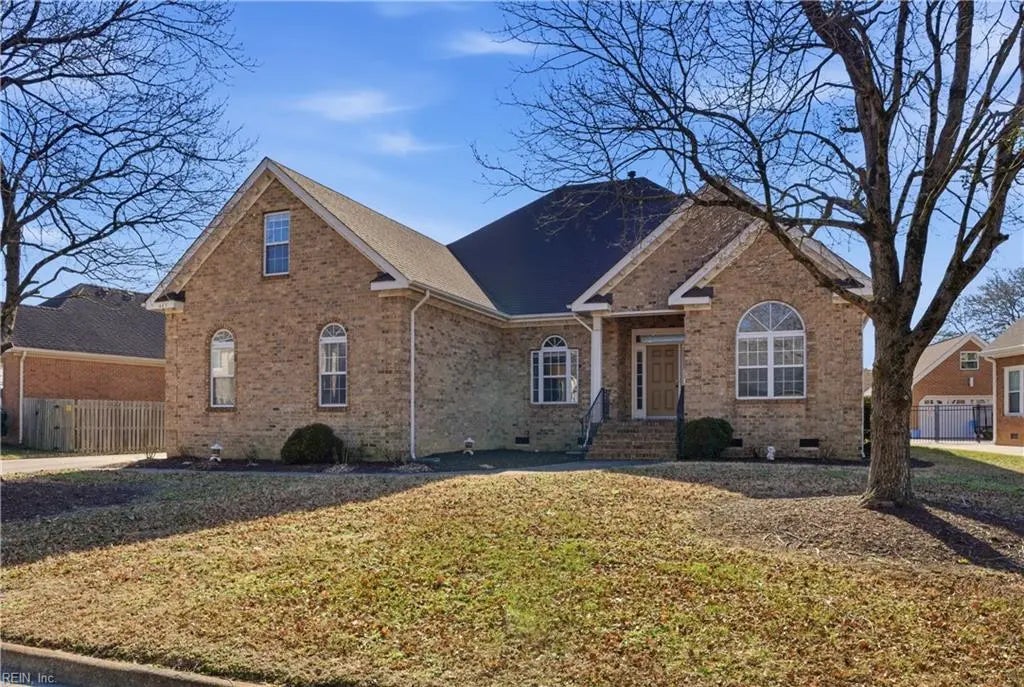 635 Shadow Brooke Dr, Chesapeake