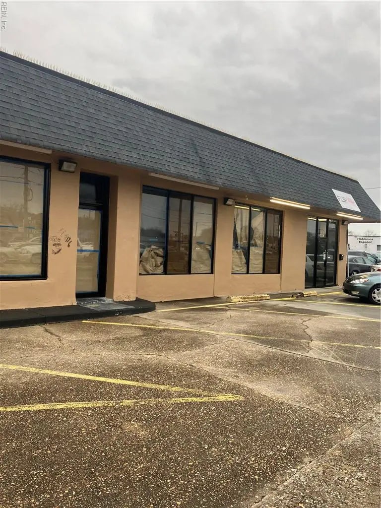 2498 Airline Blvd, Portsmouth