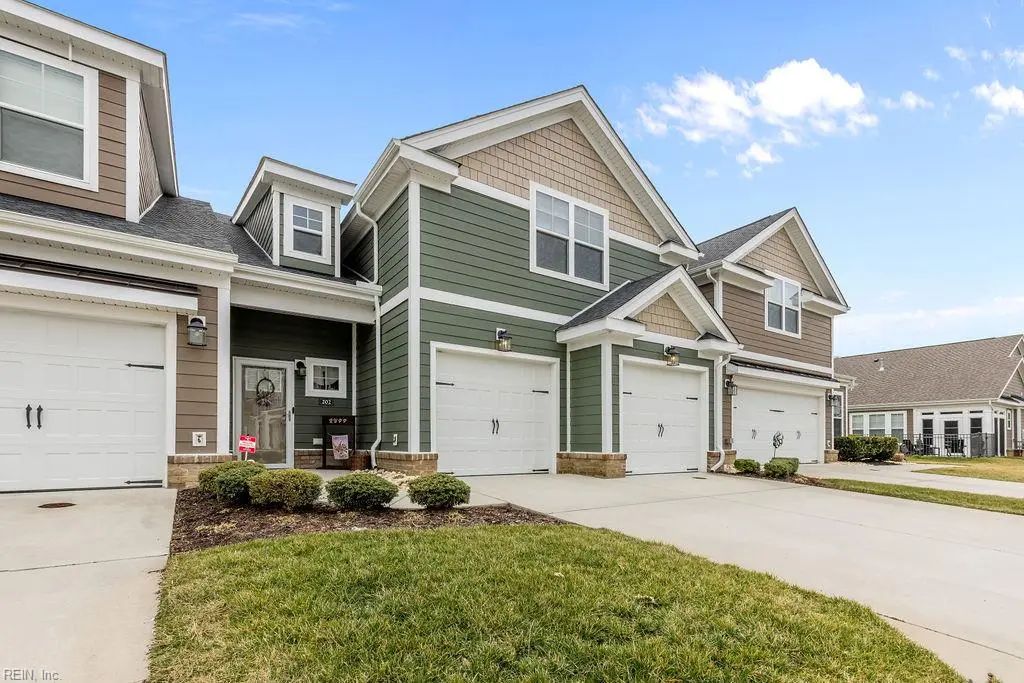 202 Thornwood Dr, Suffolk