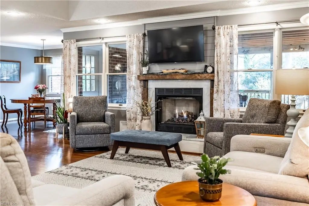 772 Woodstock Rd, Virginia Beach